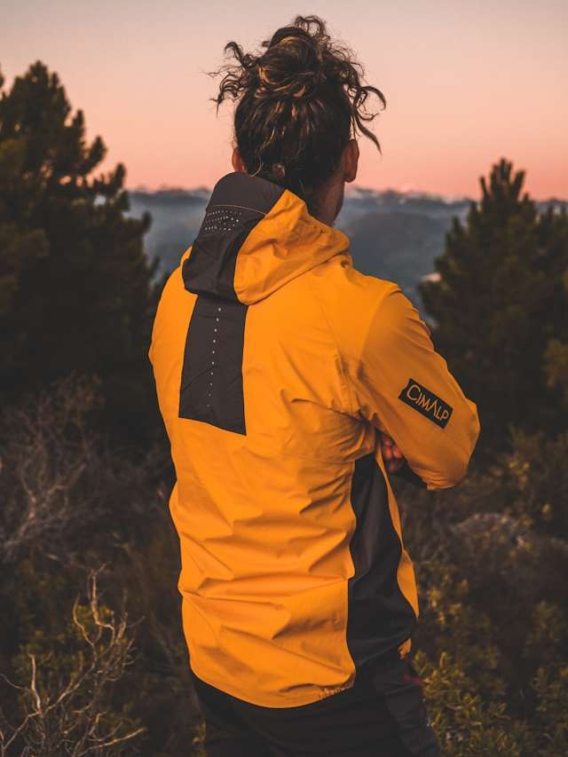 Men's windproof adventure shell