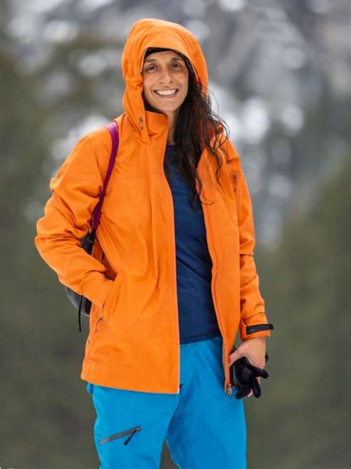 Women's hooded technical jacket